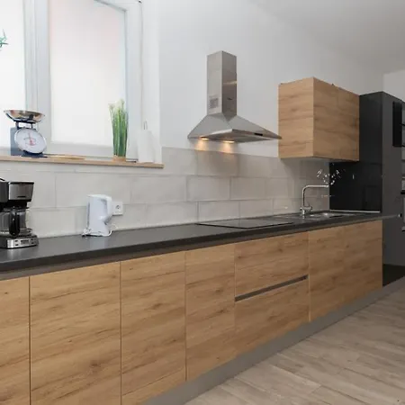 Elena - Makarska By Guide *