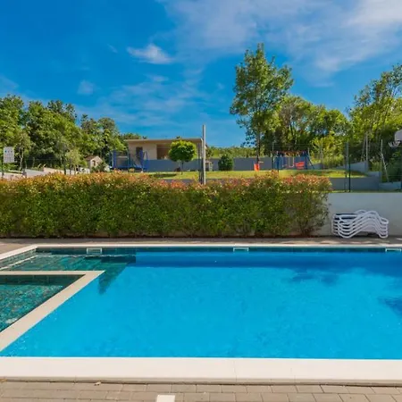 Elena - Makarska By Guide *