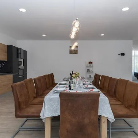 Elena - Makarska By Guide Kamenmost