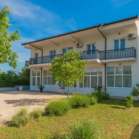 Elena - Makarska By Guide *