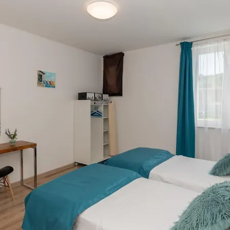 Elena - Makarska By Guide Vila