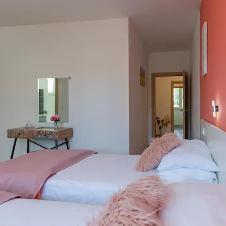 Elena - Makarska By Guide Kamenmost