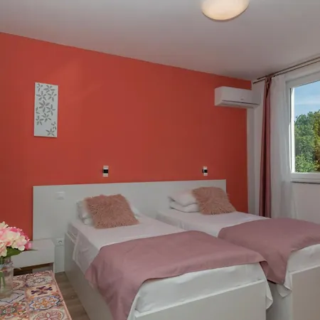 Vila Elena - Makarska By Guide