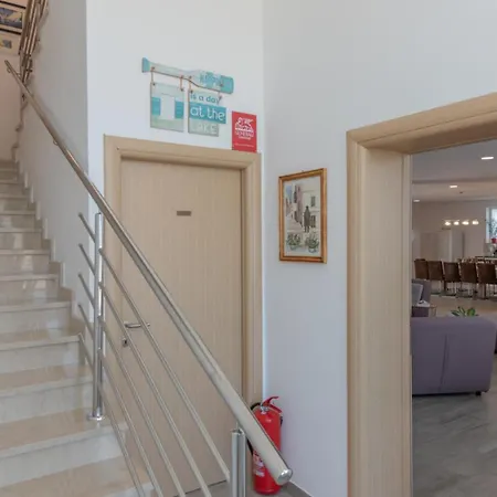 Elena - Makarska By Guide Vila